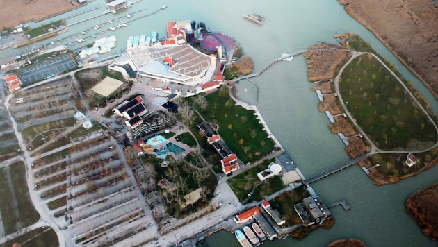 Aktuelles Luftbild von Mörbisch samt der Seebühne (Bild: Judt Reinhard)