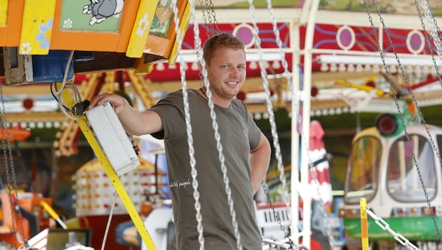 Schausteller Patrick Gschwandtner ist mit dem bisherigen Umsatz zufrieden. (Bild: Tschepp Markus)