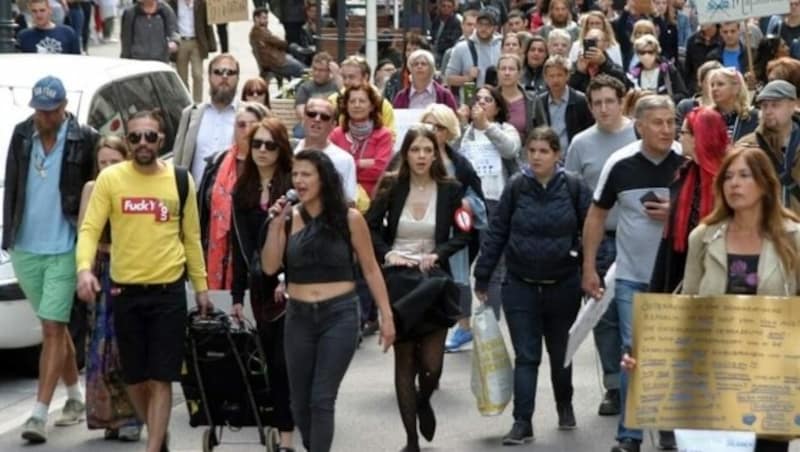 Die Corona-Aktivistin Christina Kohl bei einer Demo: „Seine Stimme zu erheben sollte doch erlaubt sein!“ (Bild: zVg)