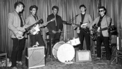 Die frühen Beatles (v.l.n.r.): John Lennon, George Harrison, Pete Best, Paul McCartney und Stuart Sutcliffe im „Indra“ (Bild: Indra Club)