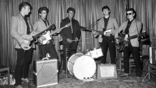 Die frühen Beatles (v.l.n.r.): John Lennon, George Harrison, Pete Best, Paul McCartney und Stuart Sutcliffe im „Indra“ (Bild: Indra Club)