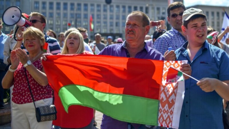 Erstmals nach den Protesten gab es eine Unterstützungskundgebung für Lukaschenko. (Bild: AFP)