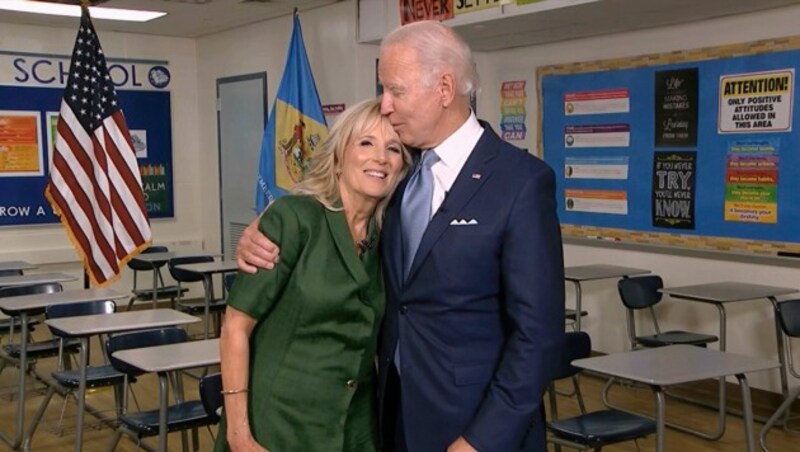 Joe Biden mit Ehefrau Jill (Bild: AP)