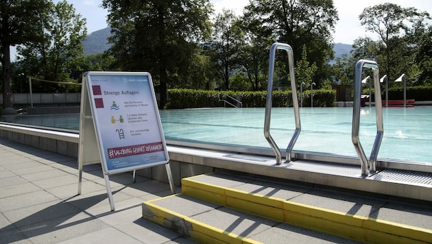 Corona- und wetterbedingt gab es heuer etwa 37 Prozent weniger Besucher in Salzburgs Stadtbädern. (Bild: Tröster Andreas)