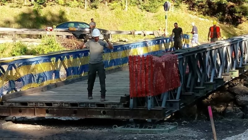 Pioniere stellen Behelfsbrücke in St. Kathrein am Hauenstein fertig (Bild: Österreichisches Bundesheer)