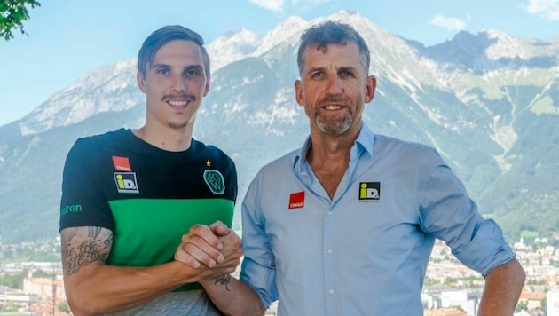 Markus Wostry und Wacker-Sportchef Alfred Hörtnagl (Bild: Facebook.com/Wacker Innsbruck)