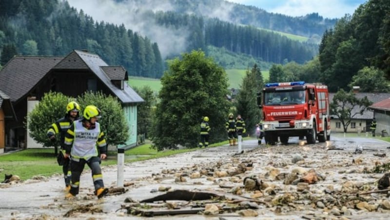 Murenabgänge! Die Feuerwehr hatte wieder jede Menge zu tun. (Bild: Thomas Zeiler)