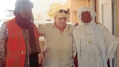 Schillernde Figur, abenteuerliches Leben in Afrika: Ex-Konsul Peter Klein (Mitte) (Bild: APA-PictureDesk, Krone KREATIV)