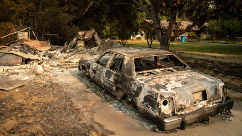 Governor Gavin Newsom said some 625 fires were burning throughout the state and had scorched more than 1.2 million acres -- nearly the size of the Grand Canyon. (Photo by JOSH EDELSON / AFP) (Bild: AFP)