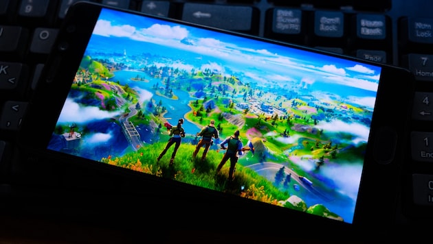 Epic Games does not want to share the proceeds from its multiplayer hit "Fortnite" with the app store operators according to previous guidelines. (Bild: ©freeman83 - stock.adobe.com)