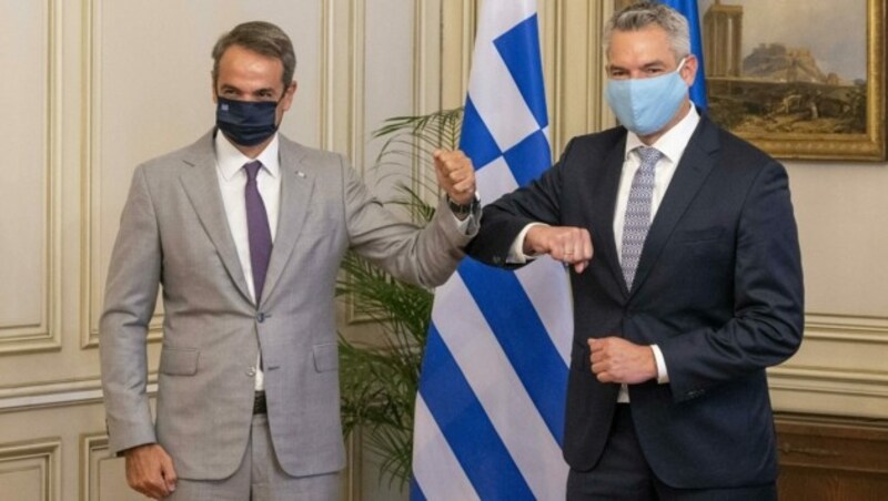 Der griechische Regierungschef Kyriakos Mitsotakis und Innenminister Karl Nehammer (ÖVP) (Bild: APA/BMI/JÜRGEN MAKOWECZ)