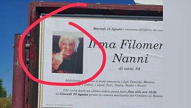 Ein Todesanzeigen-Plakat, das dieser Tage in einer italienischen Ortschaft bei Rimini erschienen ist, löst Diskussionen aus. (Bild: Facebook.com)