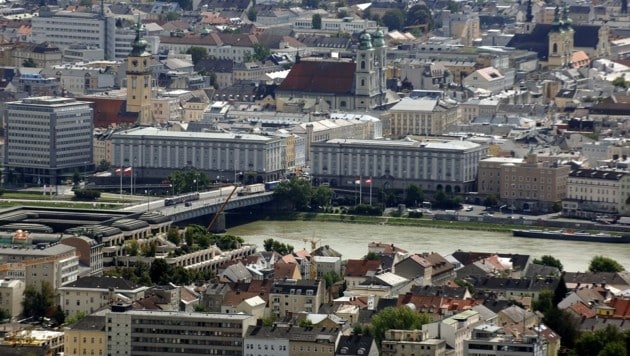 Blick auf die Linzer Innenstadt (Bild: APA/BARBARA GINDL)