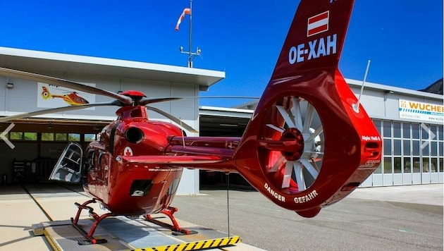 Das Team des Helikopters Alpin Heli 6 machte sich auf den Weg, um den verletzten Alpinisten zu bergen (Bild: Heli Rescue)