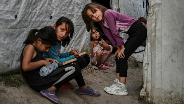Kinder im Flüchtlingslager Moria auf der griechischen Insel Lesbos (Bild: AFP)