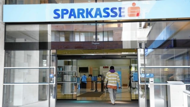 Die Sparkasse verzeichnet bei Kartenzahlungen ein Plus von 30 Prozent. (Bild: Christof Birbaumer / Kronenzeitung)