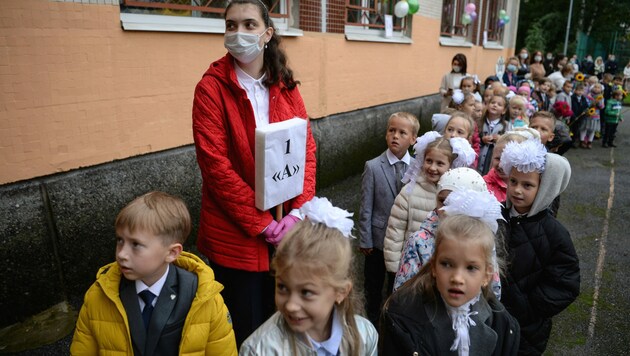 Genau zum Start des neuen Schuljahrs in Russland verzeichnete das größte Land der Welt mehr als eine Million Corona-Fälle. (Bild: AFP)