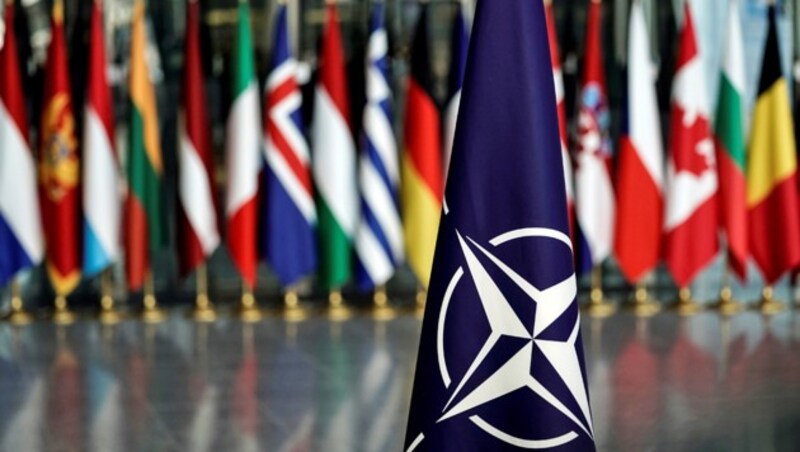 Weitgehende Maßnahmen werden von der NATO wohl vorerst nicht kommen. (Bild: APA/AFP/KENZO TRIBOUILLARD)