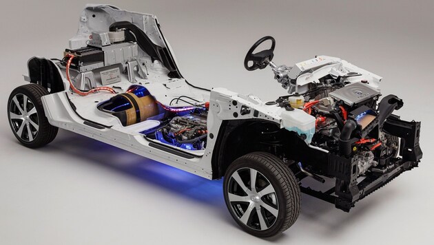 In einem Brennstoffzellen-Pkw wie dem Toyota Mirai steckt viel Technik (Bild: Toyota)