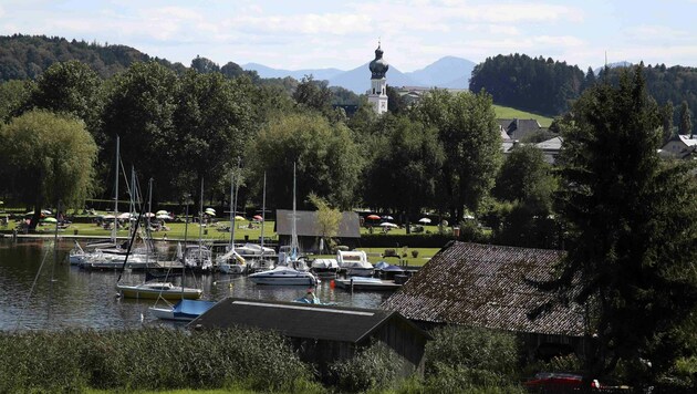 Von Sonntag auf Montag stiegen bislang unbekannte Einbrecher in das Strandbad Obertrum ein. (Bild: ANDREAS TROESTER)