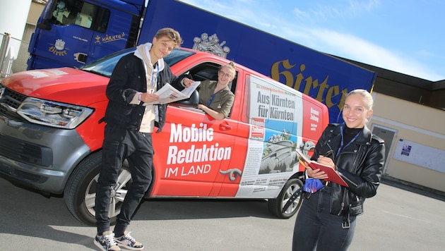 Mit der mobilen Redaktion unterwegs: Matteo Newart und Hannah Tilly (re.) mit „Krone“-Redakteurin Clara. (Bild: Hronek Eveline)