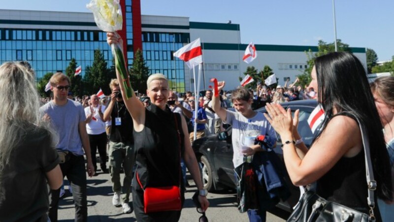 Besonders bei den enormen Protesten der Frauenbewegung nahm Kolesnikowa bislang eine entscheidende Rolle ein. (Bild: AP/Sergei Grits)