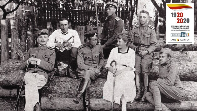 Dieses historische Foto zeigt jugoslawische Offiziere während der Besatzung in St. Paul im Lavanttal. (Bild: Gemeindearchiv St. Paul, Krone KREATIV)