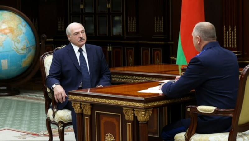 Der weißrussische Präsident Alexander Lukaschenko ist bereits seit 1994 im Amt. (Bild: AP/BelTA/Nikolai Petrov)