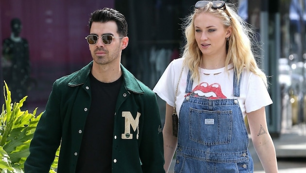 Sophie Turner mit Ehemann Joe Jonas (Bild: www.PPS.at)