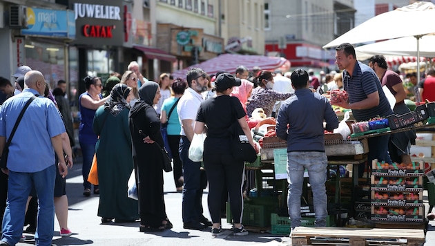 Integration: Der Ausländer-Anteil in Wien wächst, die Stadtpolitik muss darauf reagieren. (Bild: Tomschi Peter)