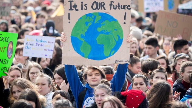 Mehr Umweltschutz fordern die „Fridays for Future“- Demonstranten seit Jahren – wird ihr Wunsch nun erhört? (Bild: APA/GEORG HOCHMUTH)