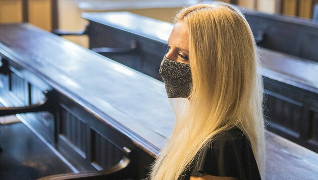 Julija Adlesic musste sich in Ljubljana vor Gericht verantworten (Bild: AP)