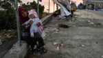 Wirklich menschenunwürdig: Die Situation der Flüchtlinge auf der griechischen Insel Lesbos ist verheerend. (Bild: AFP/LOUISA GOULIAMAKI)
