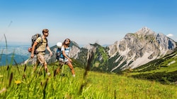 Tirol ist bei vielen Touristen beliebt. (Bild: mauritius images / Westend61 / Uwe Umstätter)
