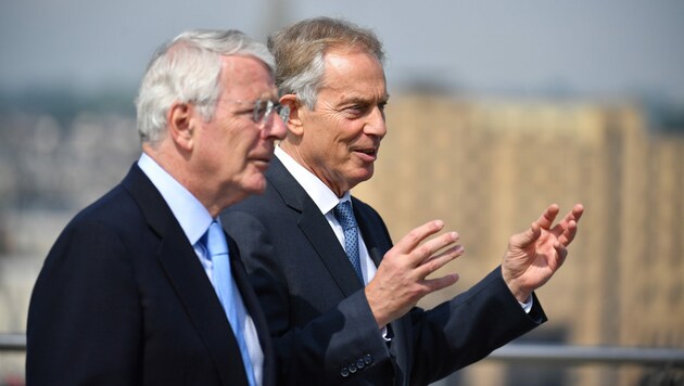 Obwohl John Major (links) den regierenden Konservativen angehört, und Tony Blair (rechts) der oppositionellen Labour-Partei, sind sich die beiden bei der Kritik am umstrittenen Brexit-Deals einig. (Bild: AFP/Jeff J Mitchell)
