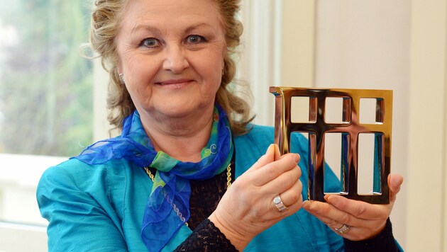 Sopranistin Edita Gruberova im Jahr 2013 mit dem Karajan-Musikpreis in Baden-Baden (Bild: APA/dpa/Uli Deck)