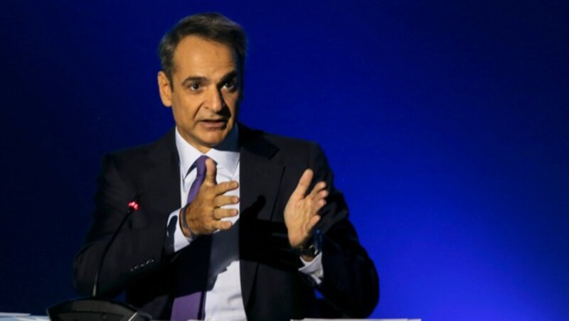 Griechenlands Premierminister Kyriakos Mitsotakis hofft auf Entspannung im Streit um die Ergasvorkommen - vorsichthalber rüstet das Land aber auf. (Bild: AP/Giannis Papanikos)