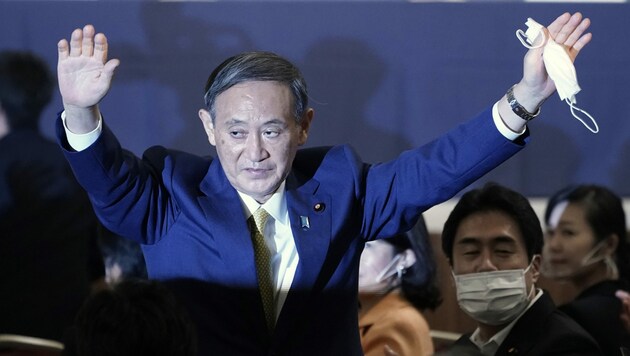 Der ehemalige Kabinettchef der Regierung, Yoshihide Suga, folgt dem aus gesundheitlichen Gründen zurückgetretenen Shinzo Abe als Ministerpräsident nach. (Bild: AFP/Eugene Hoshiko)