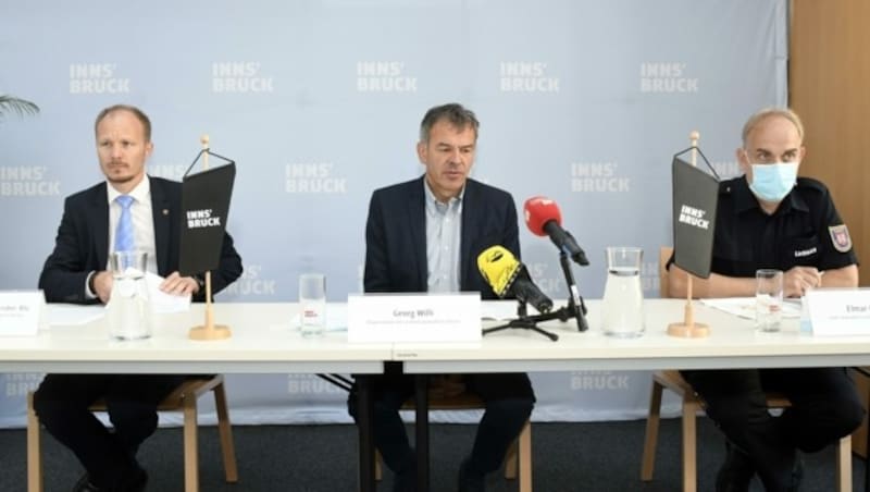 Vize-BM Anzengruber, BM Willi, Landeseinsatzleiter Rizzoli (v. li.) (Bild: Andreas Fischer)