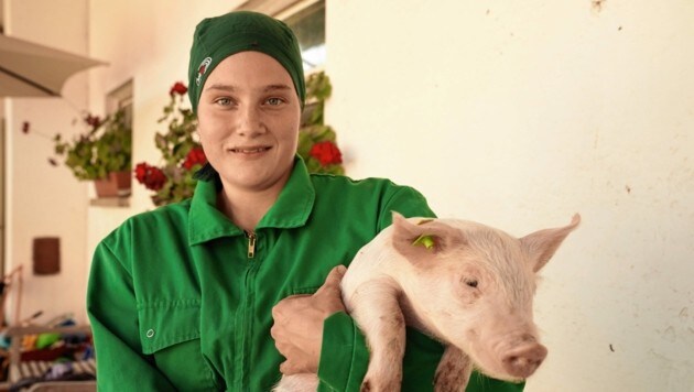 Elisa Neubauer führt mit viel Engagement den Familien-Schweineaufzuchtbetrieb und beobachtet die Entwicklung mit Sorge. (Bild: Sepp Pail)