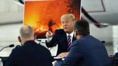 US-Präsident Donald Trump sieht „explodierende Blätter“ als großes Problem bei Waldbränden. (Bild: AFP/Brendan Smialowski)