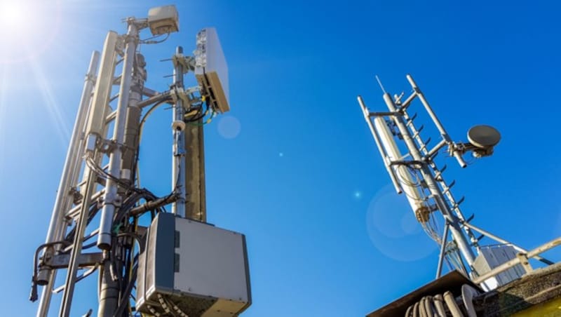 Auf welcher Frequenz ein 5G-Sender funkt, ist entscheidend für die erzielbaren Datenraten. (Bild: stock.adobe.com)