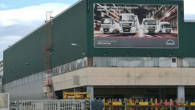 Das MAN-Werk im oberösterreichischen Steyr soll bis Ende 2023 komplett geschlossen werden. (Bild: APA/FOTOKERSCHI.AT/WERNER KERSCHBAUMMAYR)