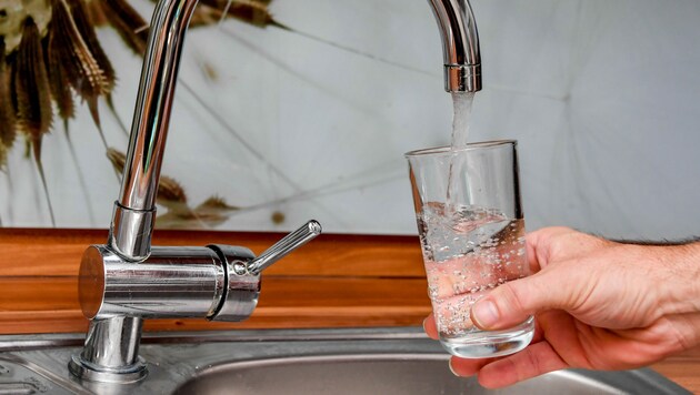 Betroffene Haushalte sollen Leitungswasser momentan zur Sicherheit unbedingt abkochen. (Bild: © Harald Dostal)
