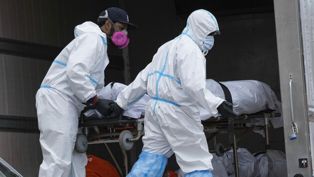 Die Corona-Pandemie dürfte weit mehr Opfer gefordert haben als die offiziellen Zahlen belegen. (Bild: AP)