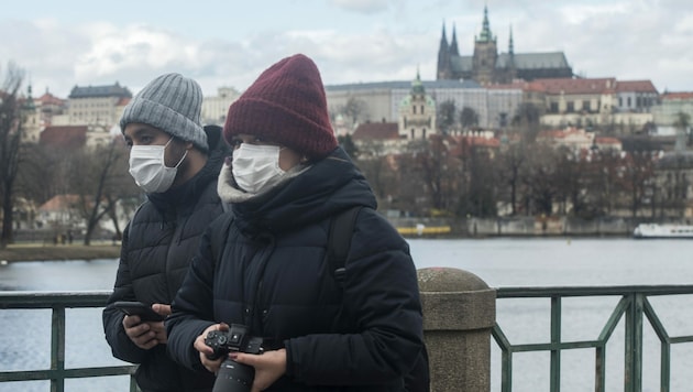 In der tschechischen Hauptstadt Prag gilt auch Maskenpflicht im Freien. (Bild: AFP)