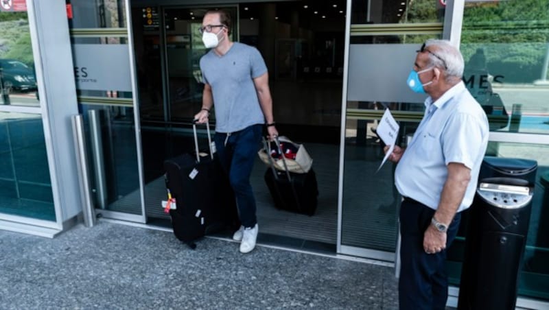 Auf dem Larnaca International Airport herrscht Maskenpflicht. (Bild: AFP)