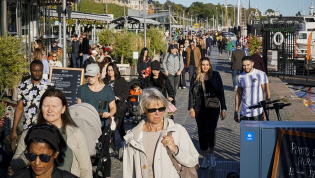 Stockholm am 19. September 2020: Masken gehören nicht zum Alltagsbild in Schweden. (Bild: AFP)