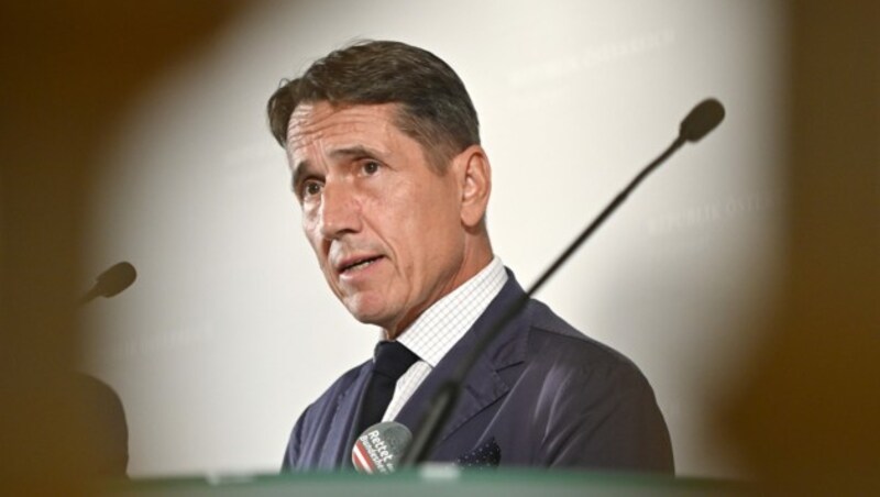 FPÖ-Wehrsprecher Reinhard Bösch (Bild: APA/HERBERT NEUBAUER)