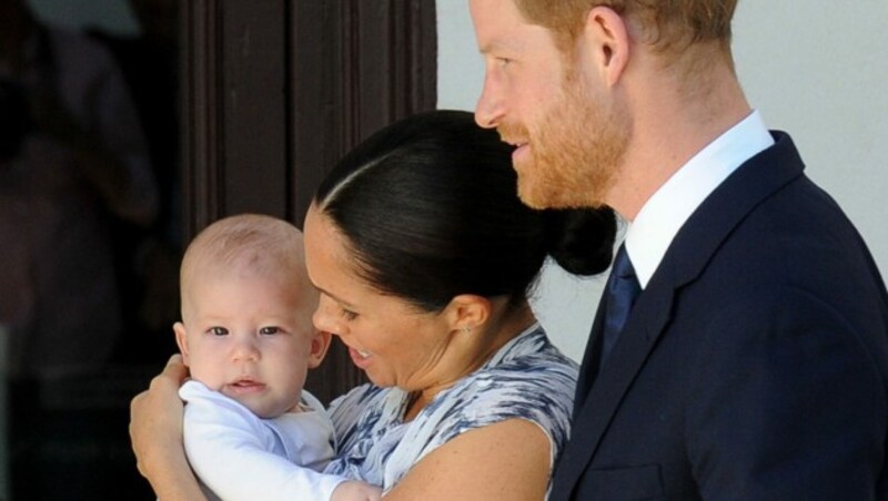 Herzogin Meghan und Prinz Harry mit Baby Archie (Bild: APA/AFP PHOTO/HENK KRUGER/AFRICAN NEWS AGENCY (ANA)/POOL)